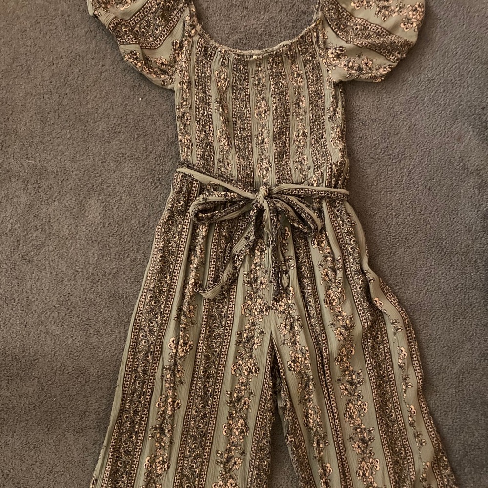 Gorgeous floral patterned jumpsuit (sale pending)